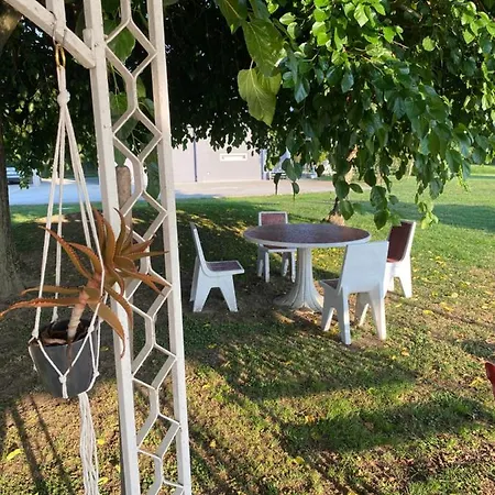 فندق مبيت وإفطار Tra Campagna E Mare ليدو ديلي نازيوني