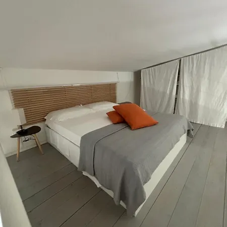 Oda ve Kahvaltı Tra Campagna E Mare 4*